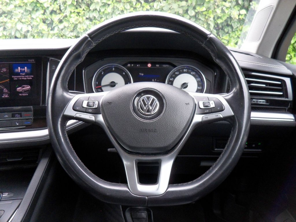 USED 2019 68 VOLKSWAGEN TOUAREG 3.0 TDI V6 SEL SUV 5dr Diesel Tiptronic 4Motion Euro 6 (s/s) (231 ps) 4Motion V6 SEL Automatic