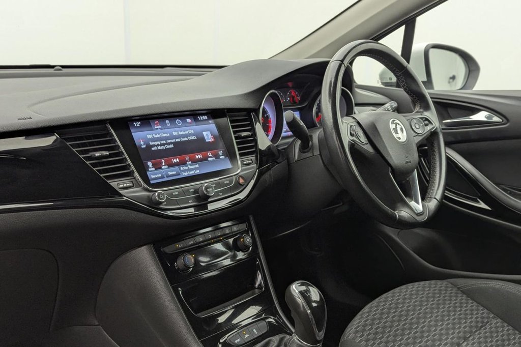 USED 2018 18 VAUXHALL ASTRA 1.4i Turbo SRi Nav Hatchback 5dr Petrol Manual Euro 6 (150 ps) Sat Nav, 17" Alloys, Air Con
