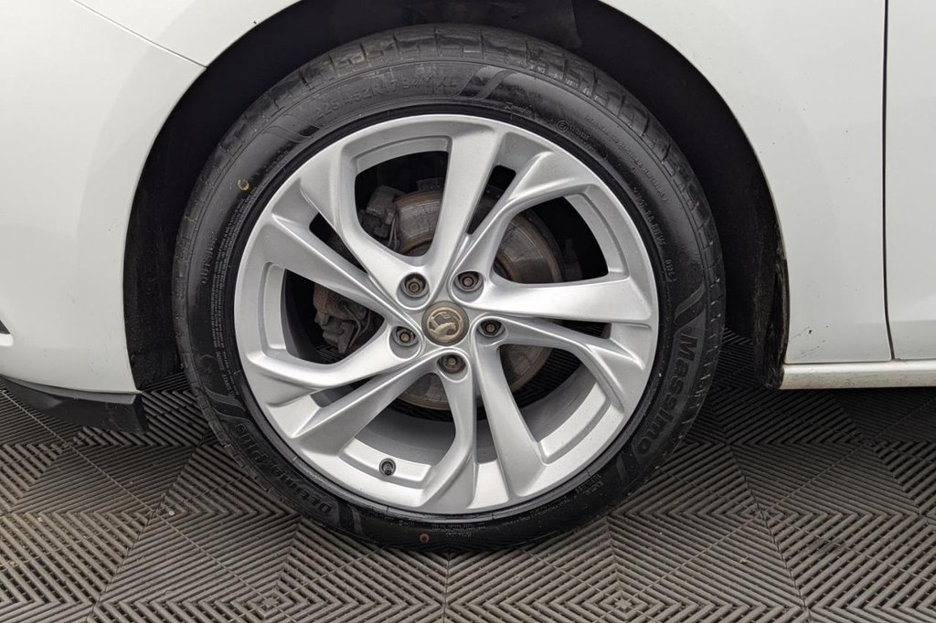 USED 2018 18 VAUXHALL ASTRA 1.4i Turbo SRi Nav Hatchback 5dr Petrol Manual Euro 6 (150 ps) Sat Nav, 17" Alloys, Air Con