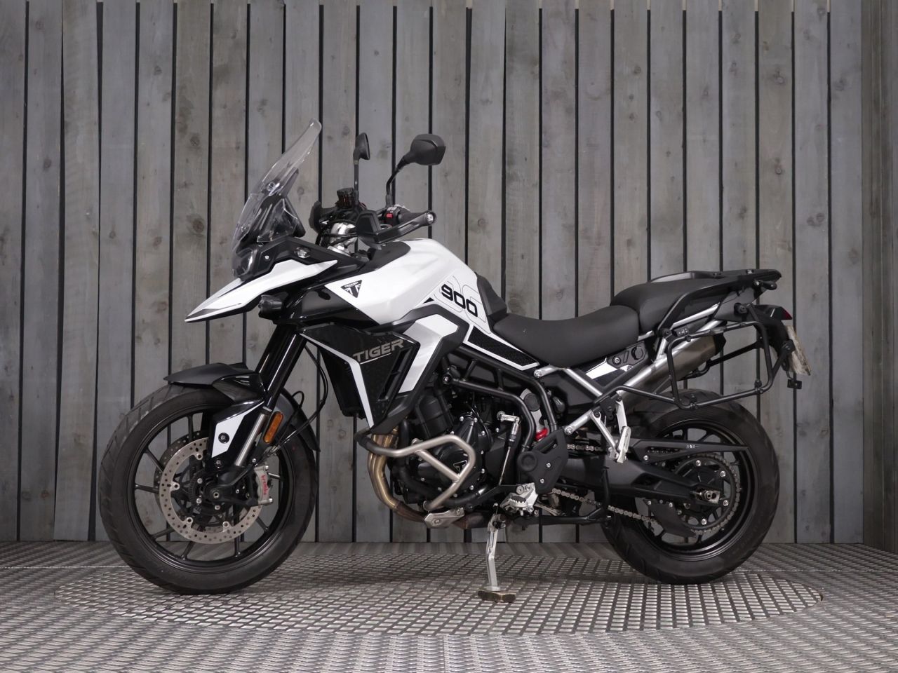 TRIUMPH TIGER 900
