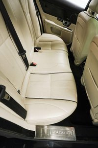 USED 2015 15 JAGUAR XJ 3.0d V6 Portfolio Auto Euro 5 (s/s) 4dr Panoramic Roof, Full Leather