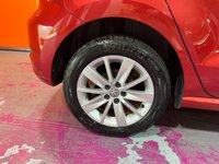 USED 2015 65 VOLKSWAGEN POLO 1.2 TSI BlueMotion Tech SE Hatchback 5dr Petrol Manual Euro 6 (s/s) (90 ps) Carmen Red. Parking Pack.