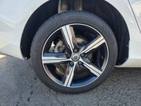 USED 2016 66 VOLVO V40 1.5 T3 R-Design Hatchback 5dr Petrol Auto Euro 6 (s/s) (152 ps) REAR SENSORS+ PRIVACY GLASS+ START/STOP+ CRUISE CONTROL+ DUAL CLIMATE CONTROL+ AUTO HEADLIGHTS+ HALF LEATHER TRIM+ TYRE MONITOR+ BLUETOOTH+ DAB+ 17 INCH ALLOY WHEELS+