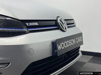 USED 2019 69 VOLKSWAGEN E-GOLF 35.8kWh e-Golf Hatchback 5dr Electric Auto (136 ps) 1 Previous Owner / EV Battery Certificate / Sat Nav / Front And Rear Parking Sensors / DAB / Bluetooth / ISOFIX