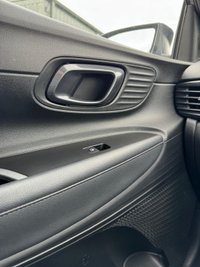 USED 2023 72 HYUNDAI BAYON 1.0 T-GDi MHEV Premium SUV 5dr Petrol Hybrid DCT Euro 6 (s/s) (100 ps) 