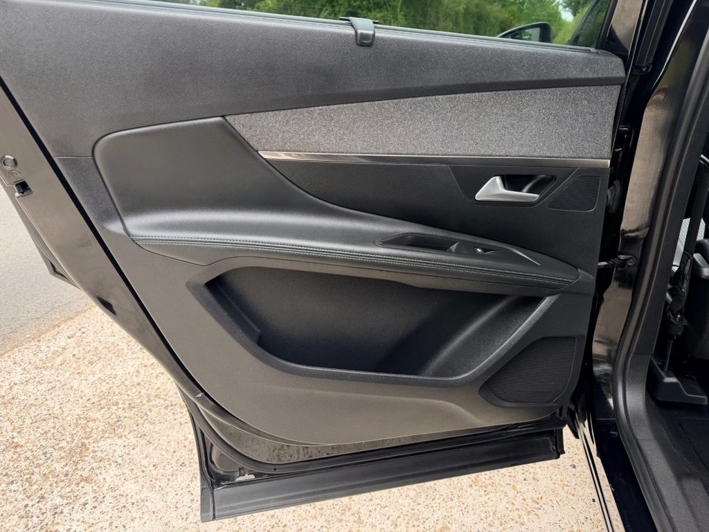 USED 2021 21 PEUGEOT 5008 1.2 PureTech Allure Premium SUV 5dr Petrol Manual Euro 6 (s/s) (130 ps) 1 Owner|5 Services|Camera|SatNav|7 Seats|Apple CarPlay/Android Auto|