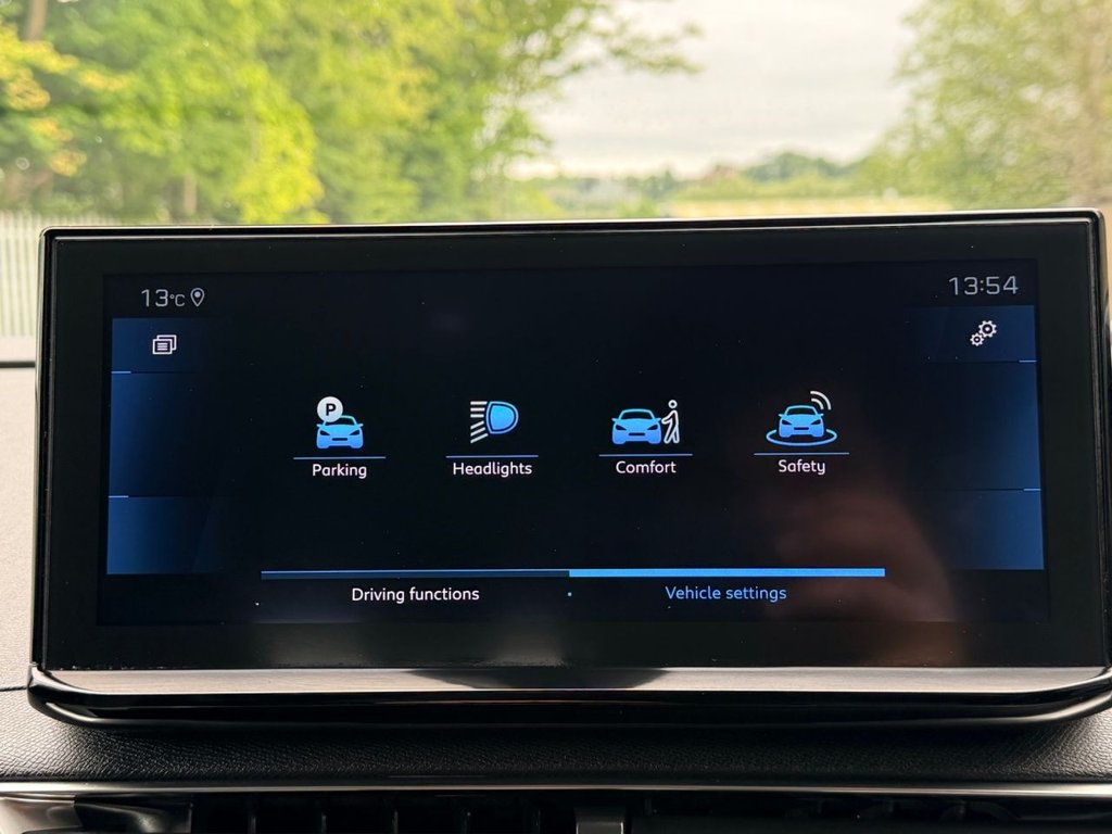 USED 2021 21 PEUGEOT 5008 1.2 PureTech Allure Premium SUV 5dr Petrol Manual Euro 6 (s/s) (130 ps) 1 Owner|5 Services|Camera|SatNav|7 Seats|Apple CarPlay/Android Auto|