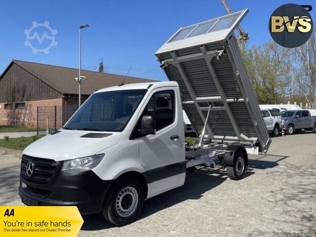 View our MERCEDES-BENZ SPRINTER