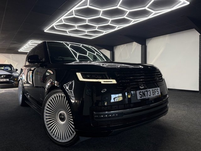 View our Land Rover Range Rover 3.0 D350 MHEV Autobiography SUV 5dr Diesel Auto 4WD Euro 6 (s/s) (350 ps)