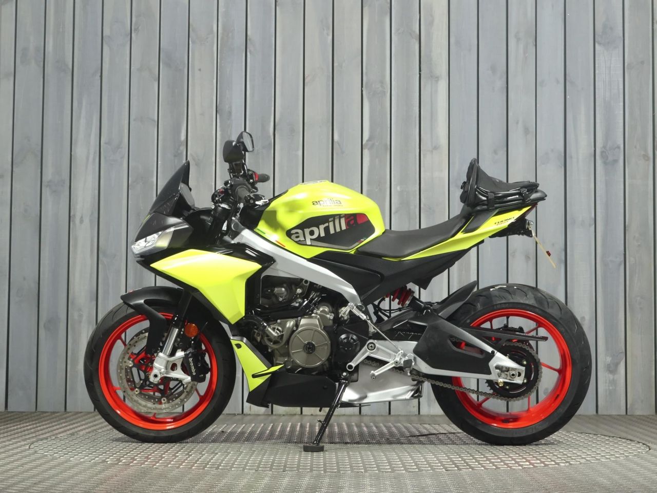 APRILIA TUONO 660