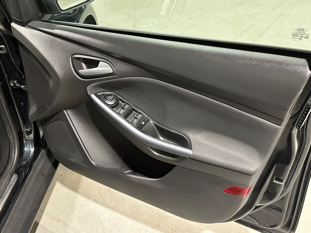 USED 2014 64 FORD FOCUS 1.0T EcoBoost Titanium Navigator Hatchback 5dr Petrol Manual Euro 5 (s/s) (125 ps) 
