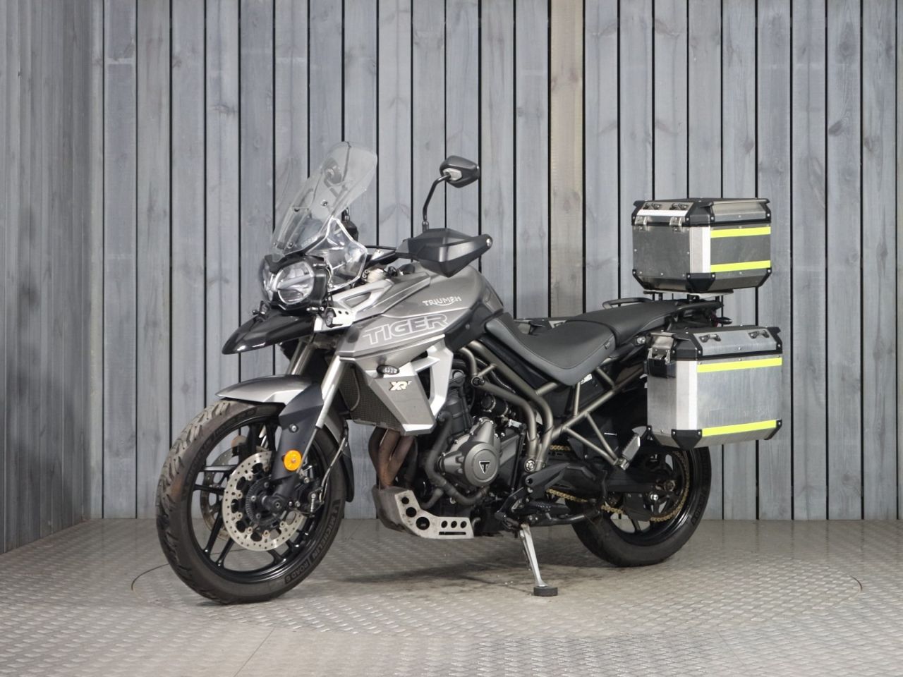 TRIUMPH TIGER 800