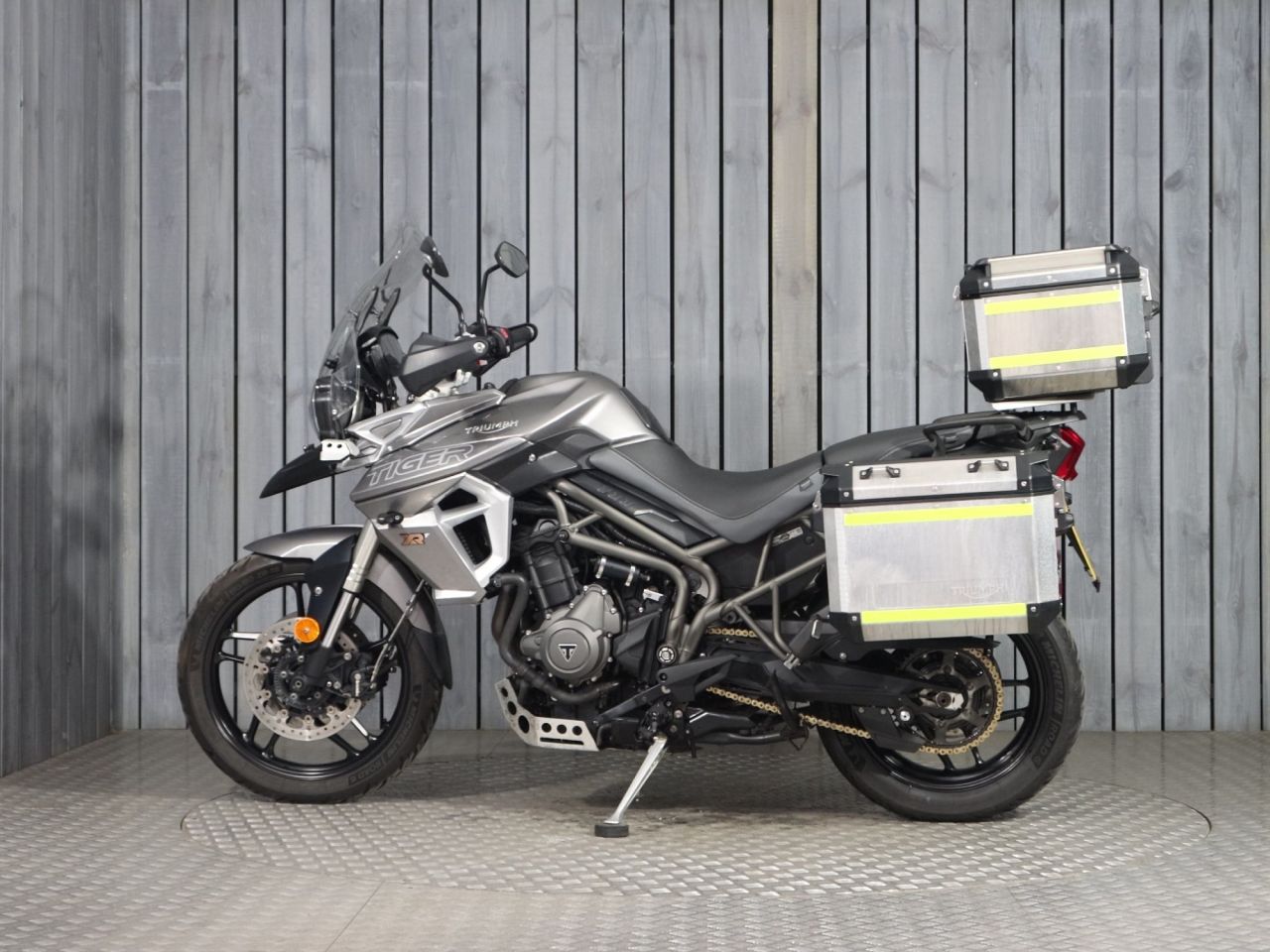 TRIUMPH TIGER 800