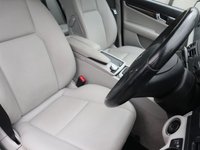 USED 2009 59 MERCEDES-BENZ C-CLASS 2.1 C220 CDI BlueEfficiency Elegance Saloon 4dr Diesel Auto Euro 5 (170 ps) * AUTOMATIC + LOW MILES *