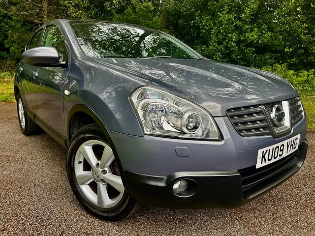 2009 09 Nissan Qashqai TEKNA 2.0L 5d  AUTO  140 BHP-1 RETIRED OWNER SINCE 2013 WITH 107,000 MILES AND EXCELLENT SERVICE HISTORY FULLY DOCUMENTED//LAST BIG SERVICE @99,800 MILES WITH BRAKE PADS AND DISCS RENEWED///BIG PANORAMIC GLASS ROOF WITH BLIND///WELL LOOKED AFTER CAR///ULEZ COMPLIANT///PART EXCHANGE TO CLEAR\\\\JUST MOT'D BY US