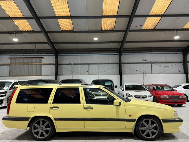 View our VOLVO 850 R ESTATE