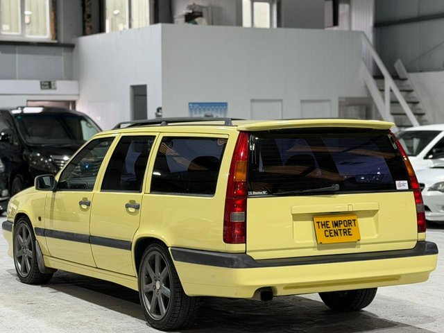 View our VOLVO 850 R ESTATE
