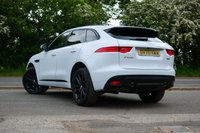 USED 2020 70 JAGUAR F-PACE 2.0 P250i Chequered Flag SUV 5dr Petrol Auto AWD Euro 6 (s/s) (250 ps) GLACIER WHITE METALLIC PAINTWORK + SUNROOF + WINTER PACK + BLACK PACK