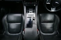 USED 2020 70 JAGUAR F-PACE 2.0 P250i Chequered Flag SUV 5dr Petrol Auto AWD Euro 6 (s/s) (250 ps) GLACIER WHITE METALLIC PAINTWORK + SUNROOF + WINTER PACK + BLACK PACK