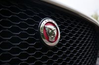 USED 2020 70 JAGUAR F-PACE 2.0 P250i Chequered Flag SUV 5dr Petrol Auto AWD Euro 6 (s/s) (250 ps) GLACIER WHITE METALLIC PAINTWORK + SUNROOF + WINTER PACK + BLACK PACK