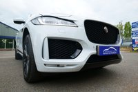 USED 2020 70 JAGUAR F-PACE 2.0 P250i Chequered Flag SUV 5dr Petrol Auto AWD Euro 6 (s/s) (250 ps) GLACIER WHITE METALLIC PAINTWORK + SUNROOF + WINTER PACK + BLACK PACK