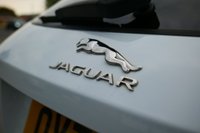 USED 2020 70 JAGUAR F-PACE 2.0 P250i Chequered Flag SUV 5dr Petrol Auto AWD Euro 6 (s/s) (250 ps) GLACIER WHITE METALLIC PAINTWORK + SUNROOF + WINTER PACK + BLACK PACK