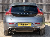 USED 2018 18 VOLVO V40 2.0 V40 R-Design Pro T2 5dr Sat Nav Heated Seats