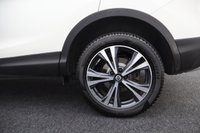 USED 2021 21 NISSAN QASHQAI 1.3 DIG-T N-Connecta 5dr (PAN ROOF, SAT NAV)  