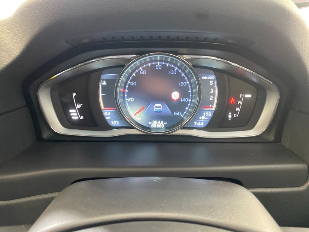 USED 2015 15 VOLVO XC70 2.4 D5 SE Lux Estate 5dr Diesel Geartronic AWD Euro 5 (215 ps) DRIVERS SUPPORT PACK / WINTER PACK