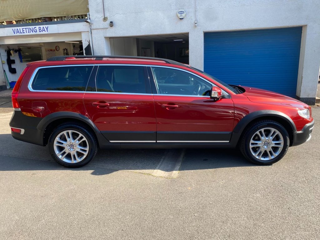 USED 2015 15 VOLVO XC70 2.4 D5 SE Lux Estate 5dr Diesel Geartronic AWD Euro 5 (215 ps) DRIVERS SUPPORT PACK / WINTER PACK