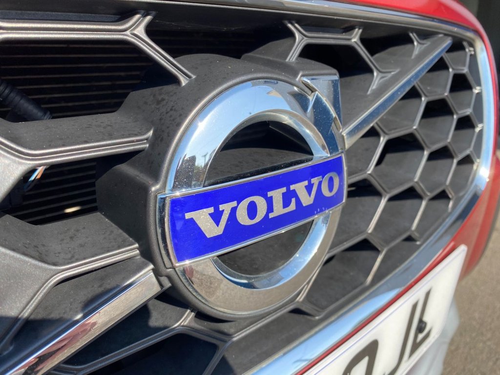 USED 2015 15 VOLVO XC70 2.4 D5 SE Lux Estate 5dr Diesel Geartronic AWD Euro 5 (215 ps) DRIVERS SUPPORT PACK / WINTER PACK