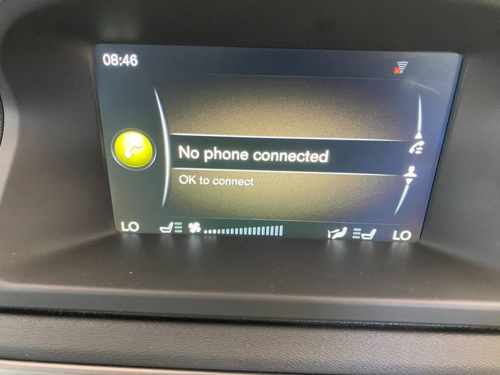 USED 2015 15 VOLVO XC70 2.4 D5 SE Lux Estate 5dr Diesel Geartronic AWD Euro 5 (215 ps) DRIVERS SUPPORT PACK / WINTER PACK