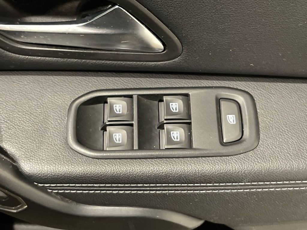 USED 2020 20 DACIA DUSTER 1.3 TCe Prestige SUV 5dr Petrol Manual Euro 6 (s/s) (130 ps) APPLE CAR PLAY AND ANDROID AUTO