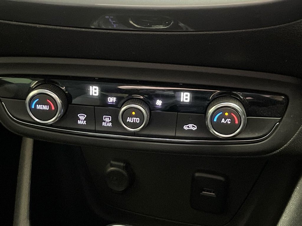 USED 2020 70 VAUXHALL CROSSLAND X 1.2 Turbo Elite SUV 5dr Petrol Auto Euro 6 (s/s) (130 ps) REAR PARKING SENSORS
