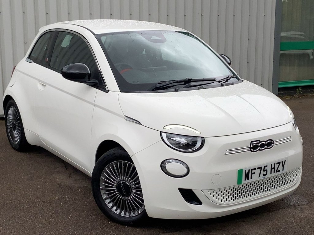 USED 2025 75 FIAT 500E 42kWh RED Hatchback 3dr Electric Auto (118 ps) Hatchback