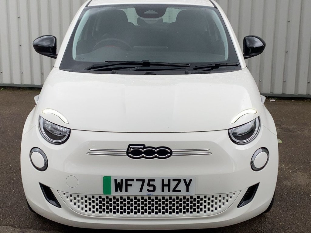 USED 2025 75 FIAT 500E 42kWh RED Hatchback 3dr Electric Auto (118 ps) Hatchback