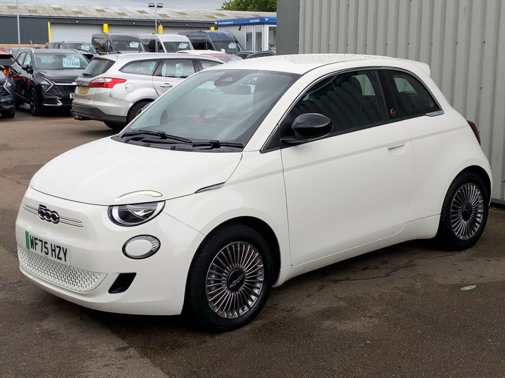 USED 2025 75 FIAT 500E 42kWh RED Hatchback 3dr Electric Auto (118 ps) Hatchback