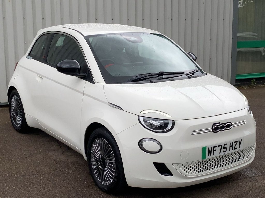 USED 2025 75 FIAT 500E 42kWh RED Hatchback 3dr Electric Auto (118 ps) Hatchback