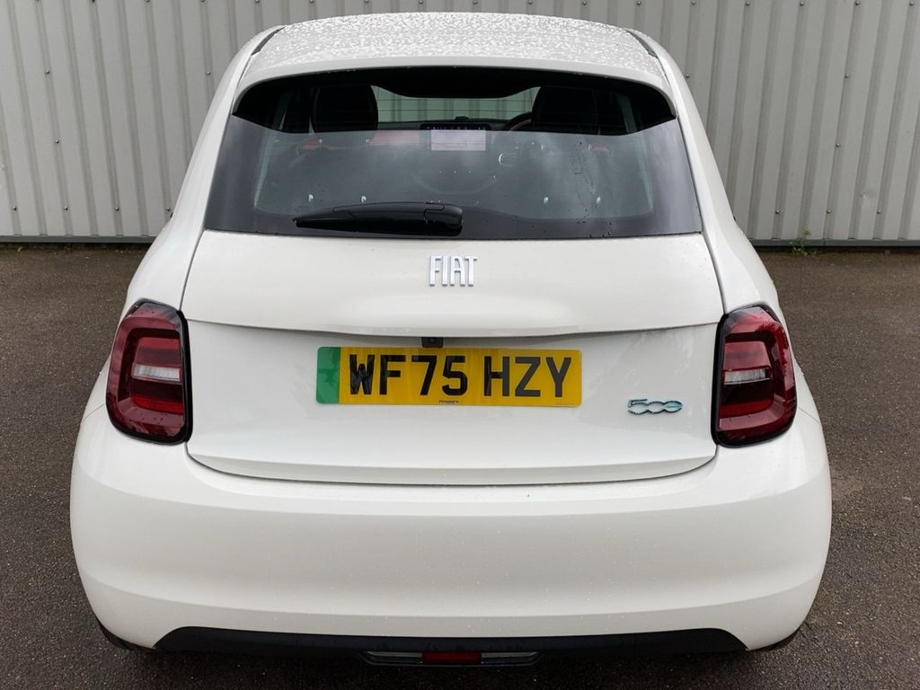 USED 2025 75 FIAT 500E 42kWh RED Hatchback 3dr Electric Auto (118 ps) Hatchback