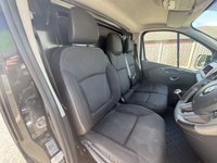 USED 2021 21 RENAULT TRAFIC 2.0 dCi ENERGY 28 Sport Panel Van 5dr Diesel Manual SWB Standard Roof Euro 6 (s/s) (120 ps) This 2021 Renault Trafic boasts a clear vehicle history, offering you peace of mind. This dCi ENERGY 28 Sport SWB Standard Roof model is powered by an efficient 2.0 litre diesel engine, meeting Euro 6 emission standards. Its Sport trim level adds a touch of style and practicality, making it a versatile choice for a variety of needs. The Trafic's robust 2.0 dCi engine provides a strong performance while remaining economical, a key advantage over many other vans in its class.
