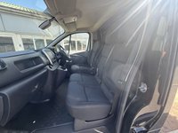 USED 2021 21 RENAULT TRAFIC 2.0 dCi ENERGY 28 Sport Panel Van 5dr Diesel Manual SWB Standard Roof Euro 6 (s/s) (120 ps) This 2021 Renault Trafic boasts a clear vehicle history, offering you peace of mind. This dCi ENERGY 28 Sport SWB Standard Roof model is powered by an efficient 2.0 litre diesel engine, meeting Euro 6 emission standards. Its Sport trim level adds a touch of style and practicality, making it a versatile choice for a variety of needs. The Trafic's robust 2.0 dCi engine provides a strong performance while remaining economical, a key advantage over many other vans in its class.