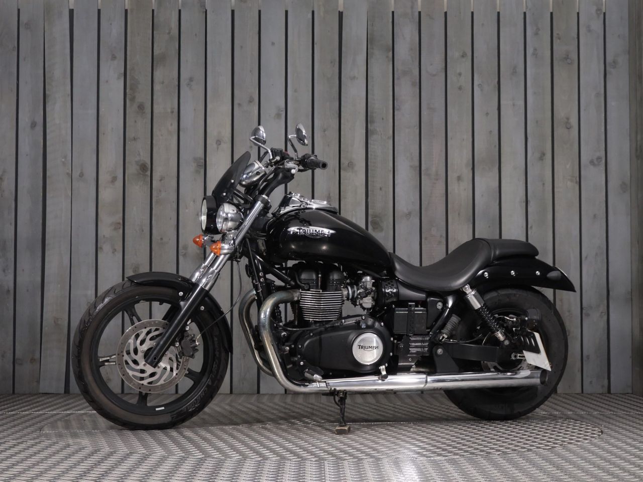 TRIUMPH SPEEDMASTER 865