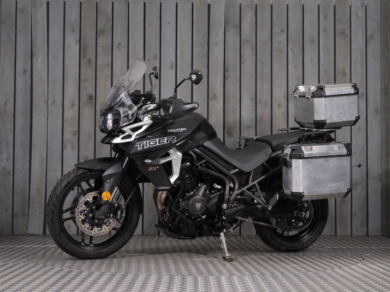 TRIUMPH TIGER 800