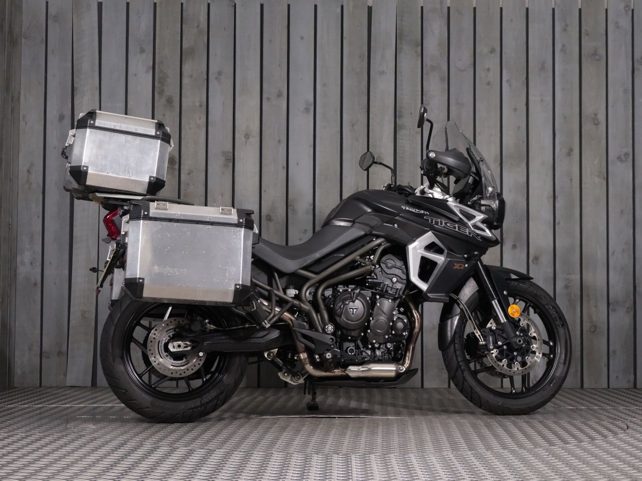 TRIUMPH TIGER 800