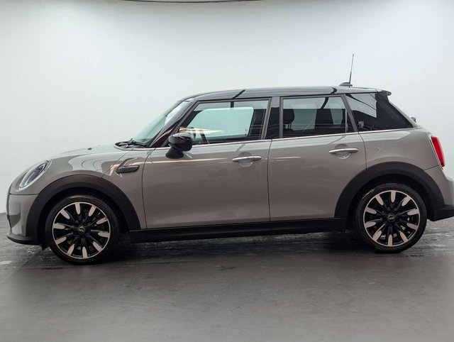 USED 2021 21 MINI HATCH 1.5 Cooper Exclusive Auto 5dr CLICK+COLLECT / HOME DELIVERY