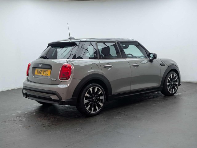 USED 2021 21 MINI HATCH 1.5 Cooper Exclusive Auto 5dr CLICK+COLLECT / HOME DELIVERY
