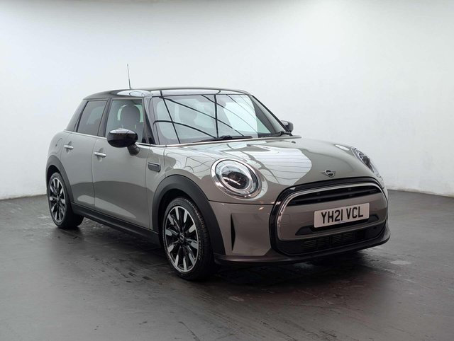 USED 2021 21 MINI HATCH 1.5 Cooper Exclusive Auto 5dr CLICK+COLLECT / HOME DELIVERY