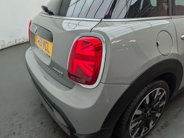 USED 2021 21 MINI HATCH 1.5 Cooper Exclusive Auto 5dr CLICK+COLLECT / HOME DELIVERY