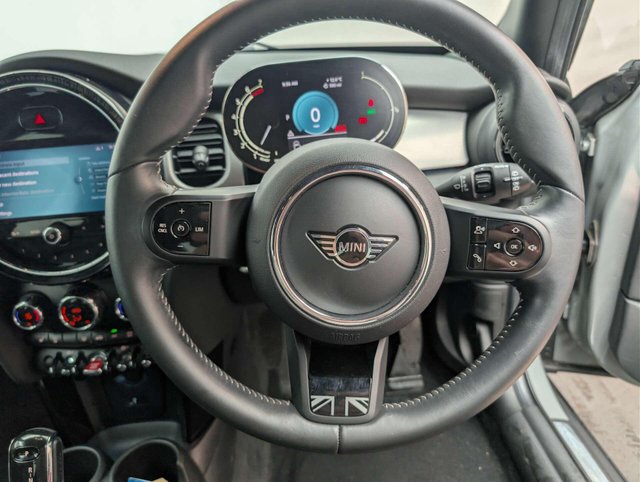 USED 2021 21 MINI HATCH 1.5 Cooper Exclusive Auto 5dr CLICK+COLLECT / HOME DELIVERY