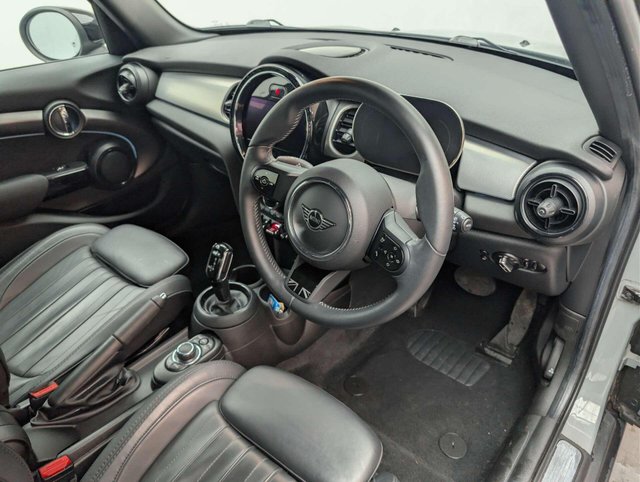 USED 2021 21 MINI HATCH 1.5 Cooper Exclusive Auto 5dr CLICK+COLLECT / HOME DELIVERY